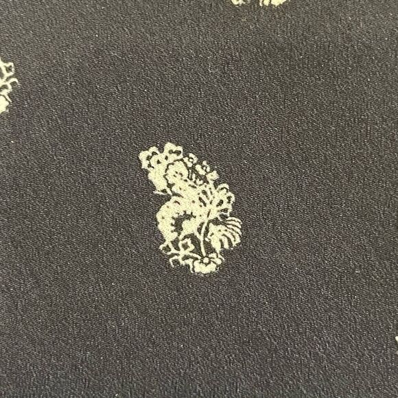 Two 2 lot bundle Cabi sleeveless small blouses - Picture 14 of 14